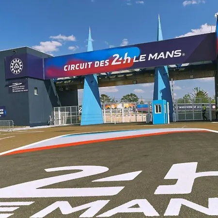 Location Au Pied Du Circuit بيت ضيافة *