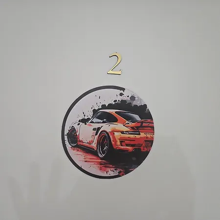 Location Au Pied Du Circuit بيت ضيافة