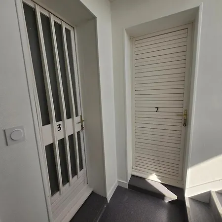 Location Au Pied Du Circuit بيت ضيافة لو مان