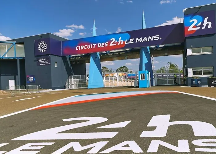 Location Au Pied Du Circuit Vendégház *