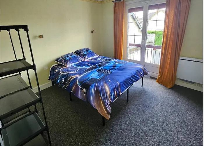 Location Au Pied Du Circuit ゲストハウス *