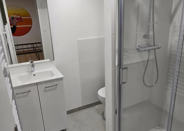 Location Au Pied Du Circuit ゲストハウス *