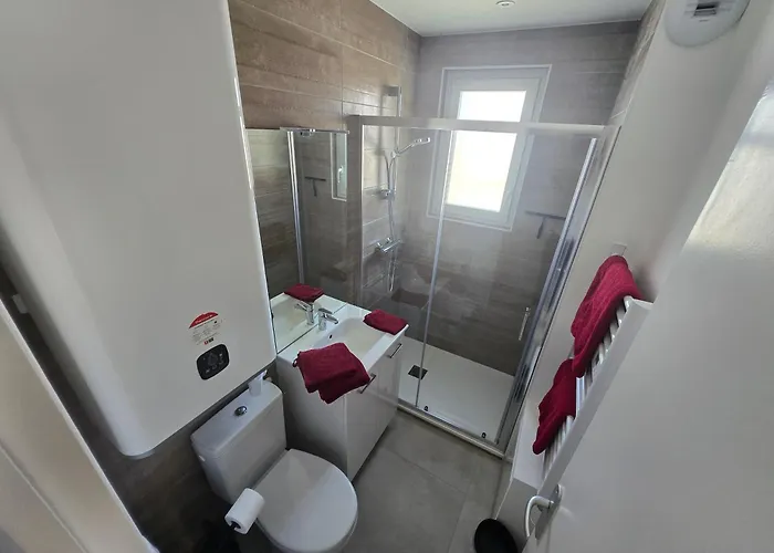 Location Au Pied Du Circuit ゲストハウス *