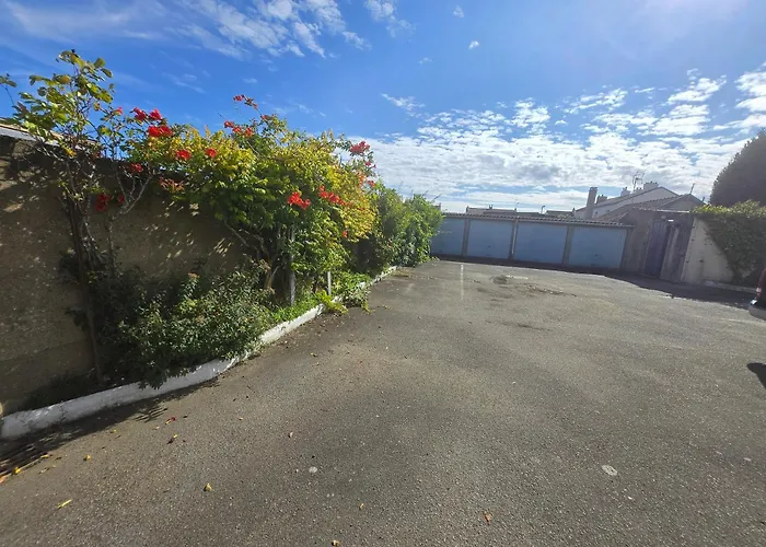 ゲストハウス Location Au Pied Du Circuit *